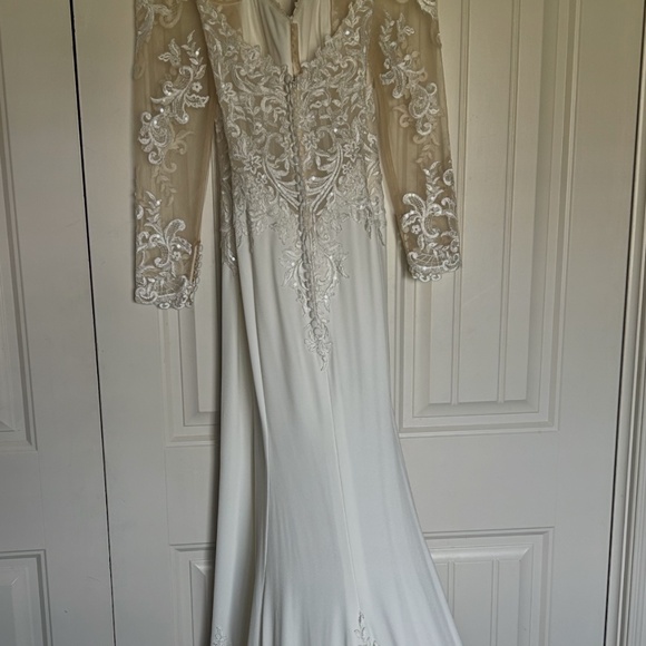 Wedding Dress - Picture 1 of 11